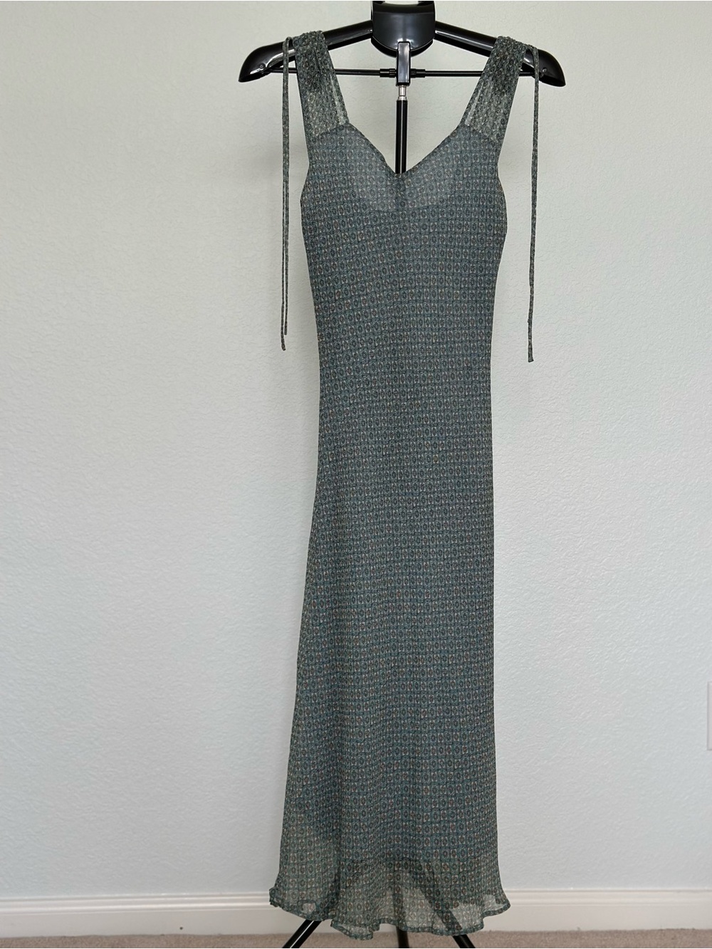 Lapis Sleeveless V-Neck Maxi Dress in Teal Green